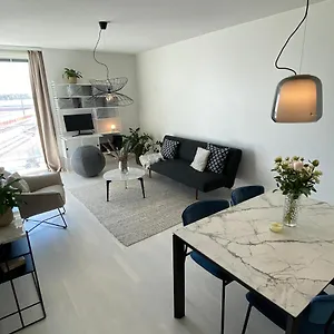 Luxury 1-bedroom With Sauna And Sea View Apartment